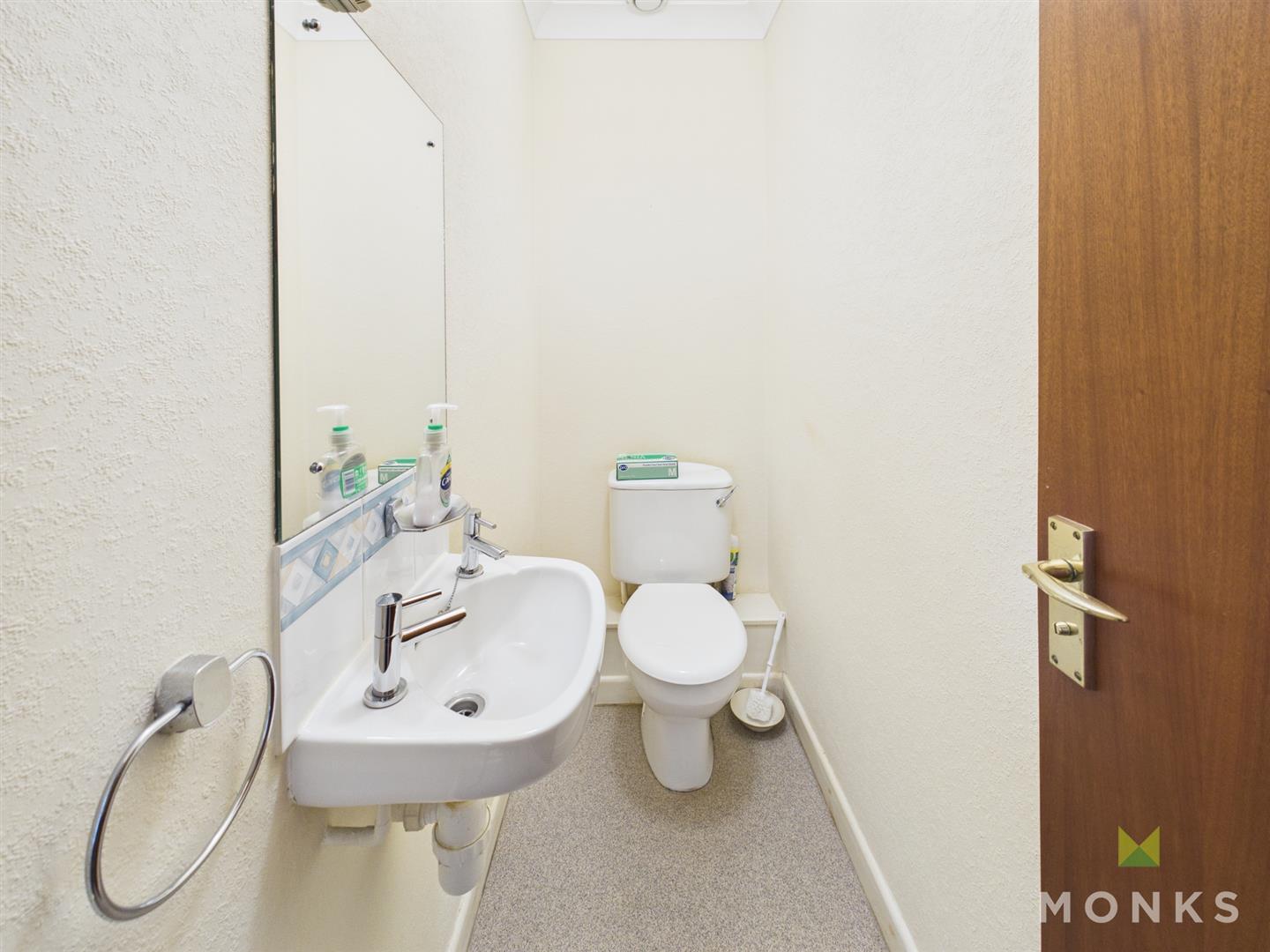 41 Meadowbrook Court Twmpath Lane, Oswestry, SY10 7HD For Sale